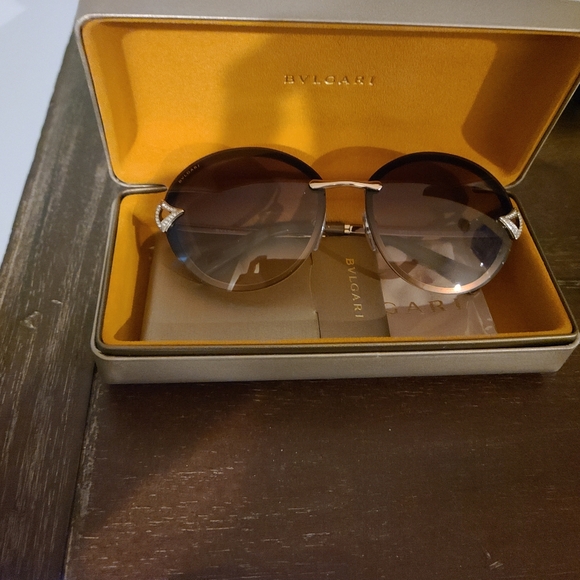 Authentic Bvlgari Sunglasses - Picture 10 of 10